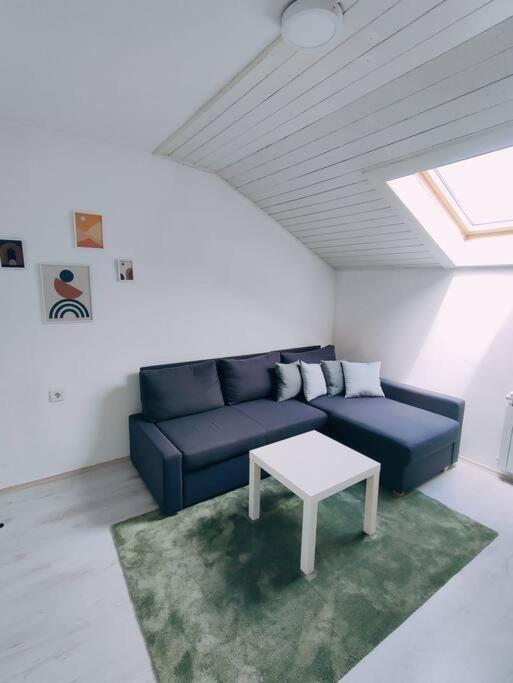 Udoban Stan Sa Terasom U Mirnom Okruzenju Apartment Zagreb Ngoại thất bức ảnh